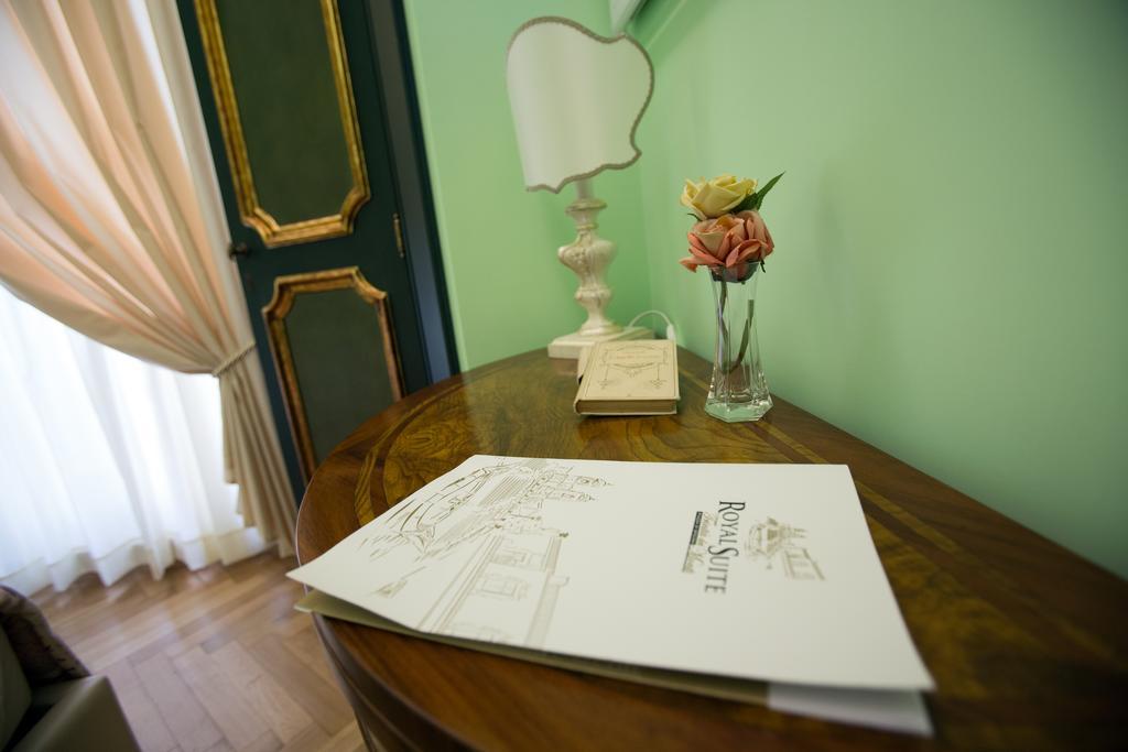 Royal Suite Trinita Dei Monti Ρώμη Δωμάτιο φωτογραφία